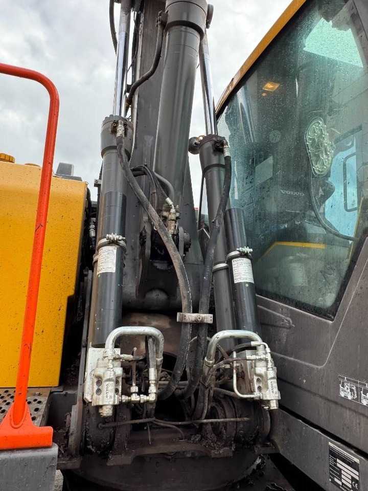 Wheel excavator Volvo EWR 150 E: picture 12