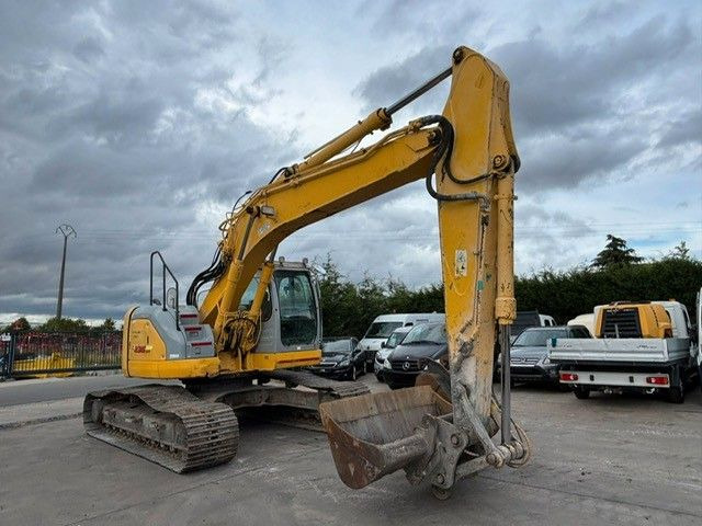 New Holland E235SR. 2 Löffel. Klima. - Crawler excavator: picture 2 New Holland E235SR. 2 Löffel. Klima. - Crawler excavator: picture 2