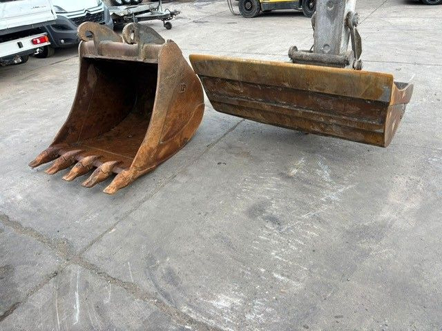 New Holland E235SR. 2 Löffel. Klima. - Crawler excavator: picture 4 New Holland E235SR. 2 Löffel. Klima. - Crawler excavator: picture 4