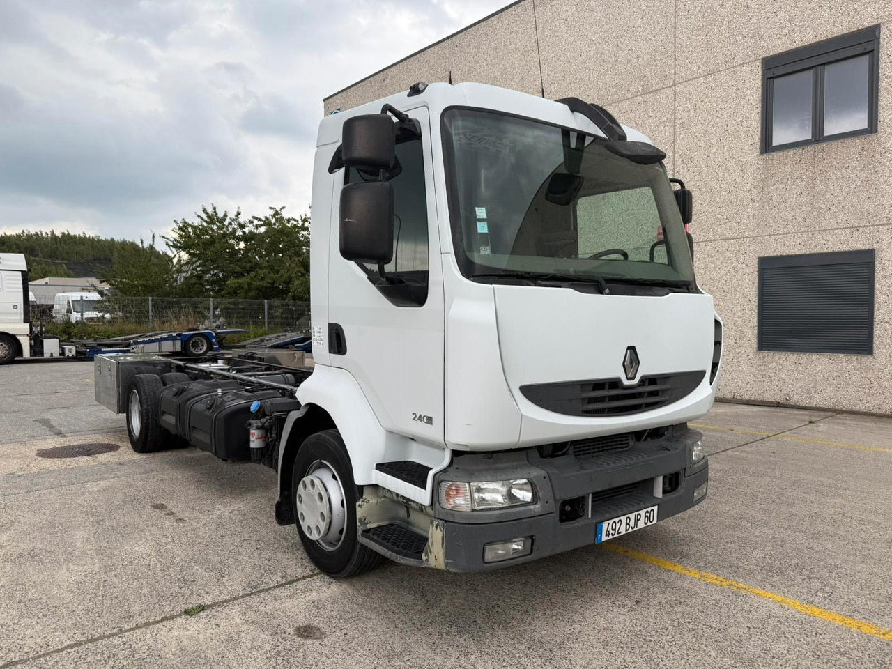 Renault Midlum 240dXi. Klima. 225.000km. - Cab chassis truck: picture 1 Renault Midlum 240dXi. Klima. 225.000km. - Cab chassis truck: picture 1