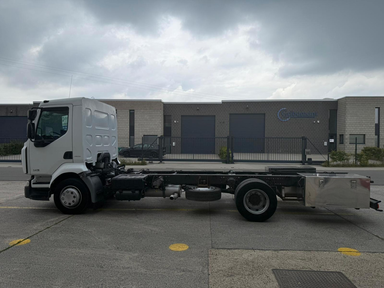 Renault Midlum 240dXi. Klima. 225.000km. - Cab chassis truck: picture 4 Renault Midlum 240dXi. Klima. 225.000km. - Cab chassis truck: picture 4