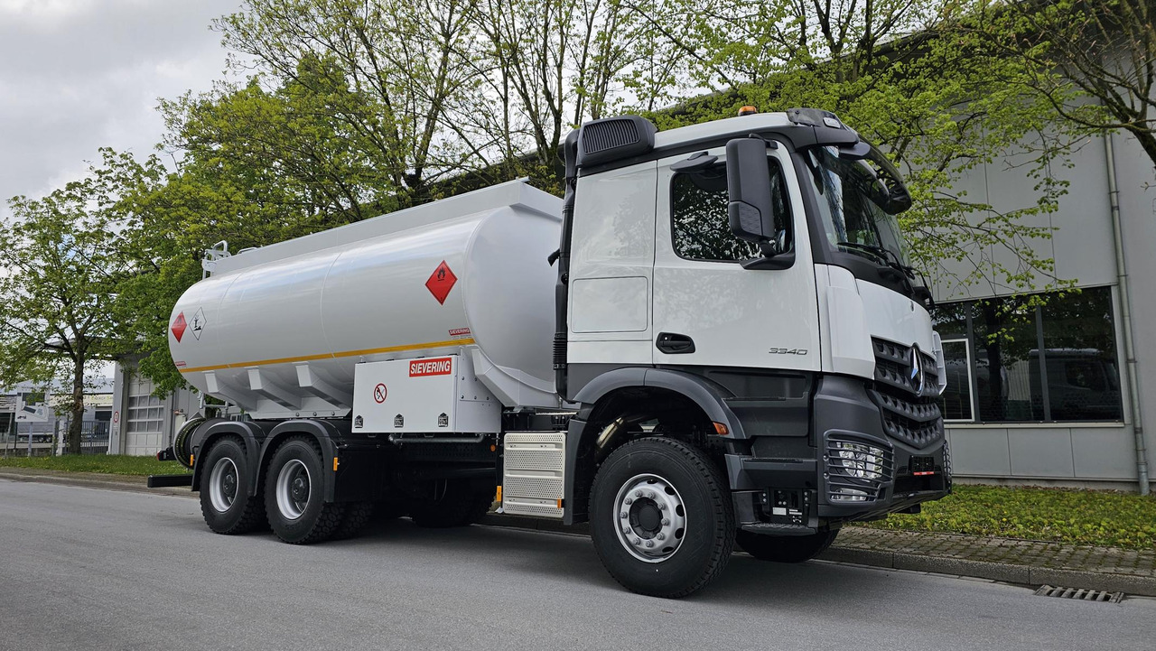 MERCEDES-BENZ Actros 3340 ADR Euro 3 - Tanker truck: picture 1 MERCEDES-BENZ Actros 3340 ADR Euro 3 - Tanker truck: picture 1