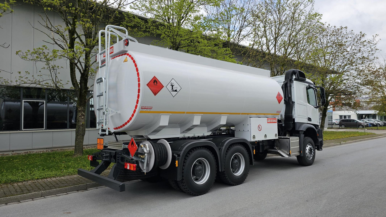 MERCEDES-BENZ Actros 3340 ADR Euro 3 - Tanker truck: picture 3 MERCEDES-BENZ Actros 3340 ADR Euro 3 - Tanker truck: picture 3
