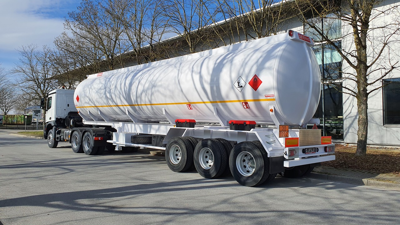 Sievering 40000 LITRE ADR FUEL TANK SEMI-TRAILER FOR MERCEDES ACTROS - Tanker semi-trailer: picture 3 Sievering 40000 LITRE ADR FUEL TANK SEMI-TRAILER FOR MERCEDES ACTROS - Tanker semi-trailer: picture 3
