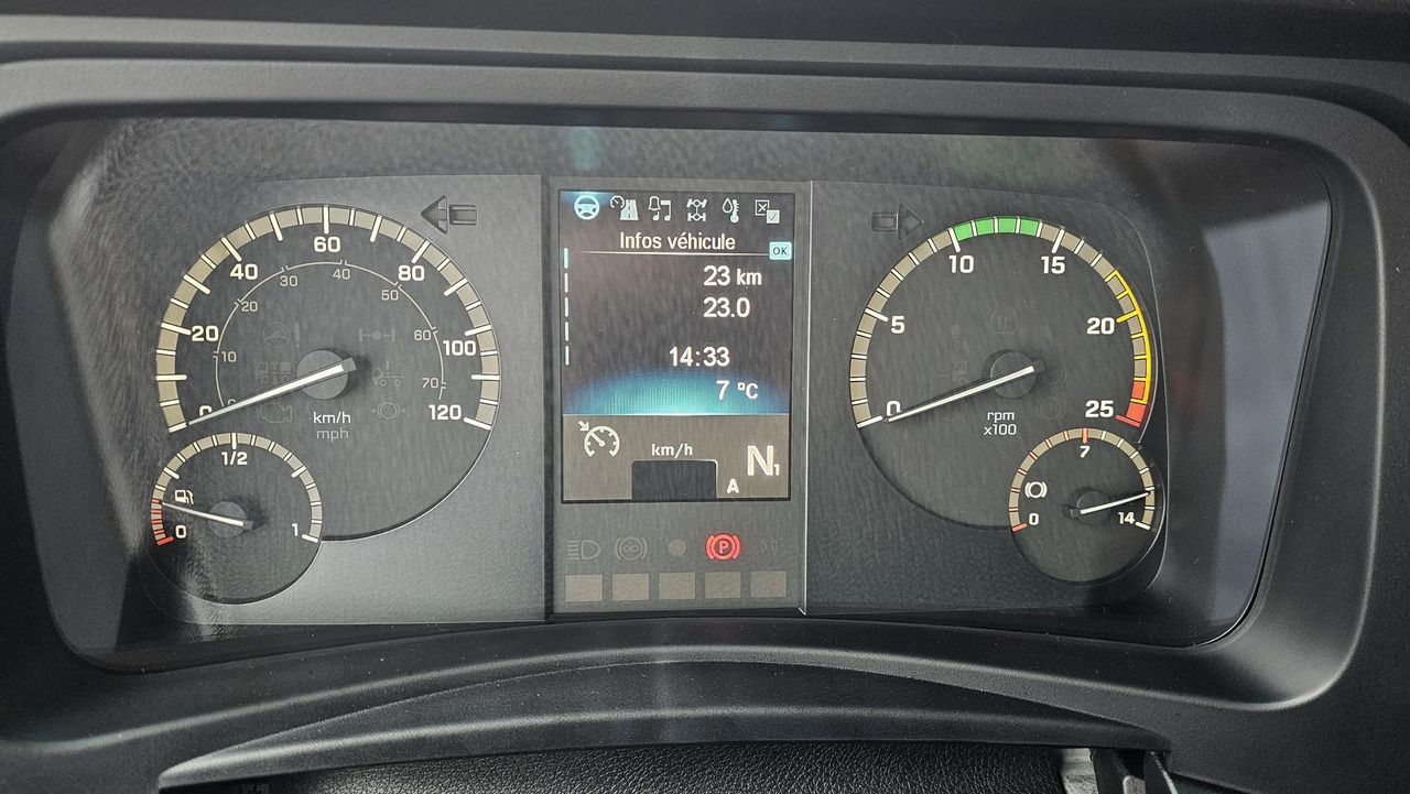 MERCEDES-BENZ Actros 3340 S 6x4 ADR Euro 3 Tractor Head leasing MERCEDES-BENZ Actros 3340 S 6x4 ADR Euro 3 Tractor Head: picture 16