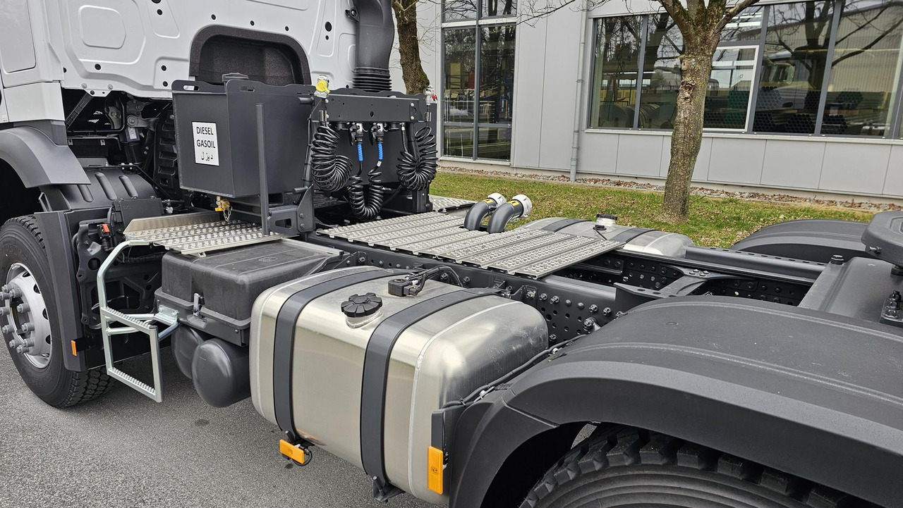 MERCEDES-BENZ Actros 3340 S 6x4 ADR Euro 3 Tractor Head - Tractor unit: picture 5 MERCEDES-BENZ Actros 3340 S 6x4 ADR Euro 3 Tractor Head - Tractor unit: picture 5