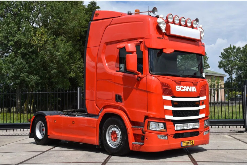 Scania R450 NGS 4x2NB - RETARDER - FULL AIR - PARK. AIRCO - PTO - LEATHER SEATS - 2 x FUEL TANKS - EXCELLENT CONDITION - - Tractor unit: picture 2 Scania R450 NGS 4x2NB - RETARDER - FULL AIR - PARK. AIRCO - PTO - LEATHER SEATS - 2 x FUEL TANKS - EXCELLENT CONDITION - - Tractor unit: picture 2