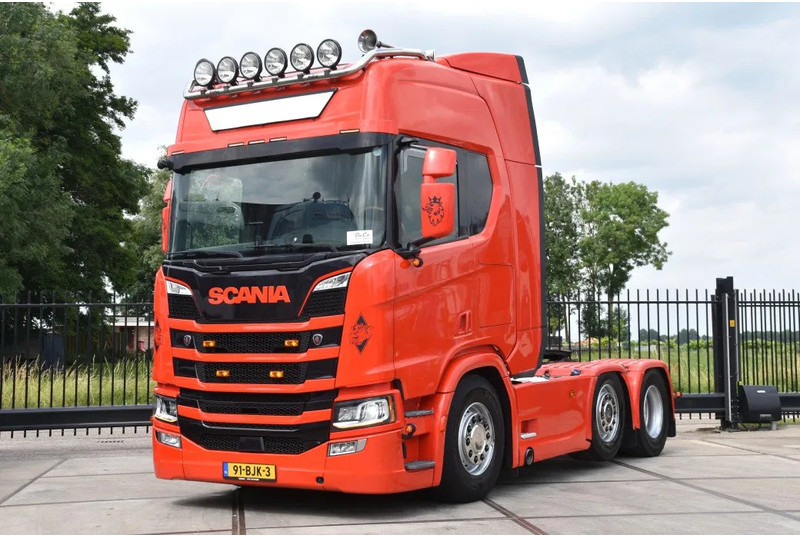 Scania R450 NGS 6x2/4NB - RETARDER - FULL AIR - 748 TKM - LEATHER SEATS - NAVI - 2 x FUEL TANKS - LED LIGHTS - - Tractor unit: picture 2 Scania R450 NGS 6x2/4NB - RETARDER - FULL AIR - 748 TKM - LEATHER SEATS - NAVI - 2 x FUEL TANKS - LED LIGHTS - - Tractor unit: picture 2