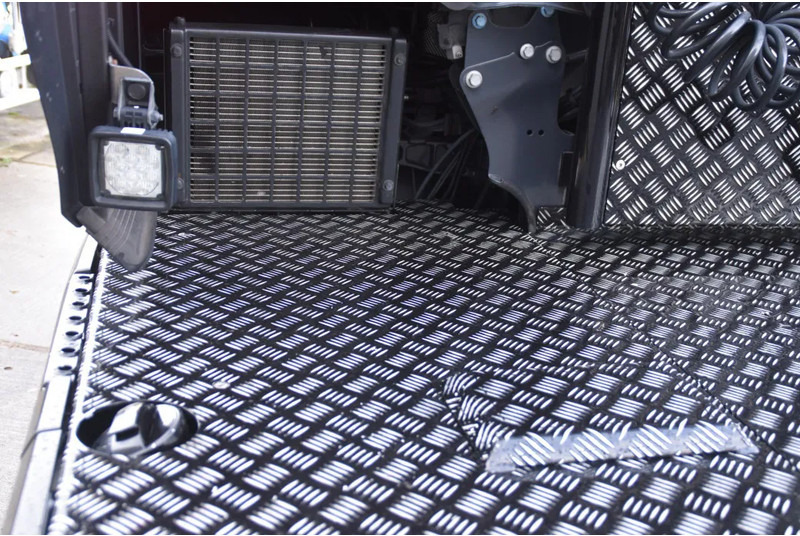 Tractor unit Scania S650 V8 NGS 6x2/4NB - 50 YEARS - FULL AIR - RETARDER - 453 TKM - FULL OPTIONS - EXHAUST PIPE - TOP CONDITION -: picture 14 Tractor unit Scania S650 V8 NGS 6x2/4NB - 50 YEARS - FULL AIR - RETARDER - 453 TKM - FULL OPTIONS - EXHAUST PIPE - TOP CONDITION -: picture 14