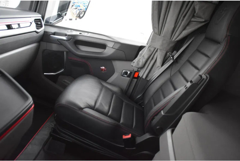 Tractor unit Scania S650 V8 NGS 6x2/4NB - 50 YEARS - FULL AIR - RETARDER - 453 TKM - FULL OPTIONS - EXHAUST PIPE - TOP CONDITION -: picture 8 Tractor unit Scania S650 V8 NGS 6x2/4NB - 50 YEARS - FULL AIR - RETARDER - 453 TKM - FULL OPTIONS - EXHAUST PIPE - TOP CONDITION -: picture 8