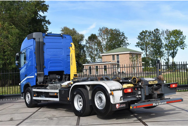 Volvo FH 460 6x2*4 - PALFINGER HOOKLIFT - 841 TKM - PARK. AIRCO - WHEELBASE: 480 CM - PTO - TOP CONDITION - - Hook lift truck: picture 3 Volvo FH 460 6x2*4 - PALFINGER HOOKLIFT - 841 TKM - PARK. AIRCO - WHEELBASE: 480 CM - PTO - TOP CONDITION - - Hook lift truck: picture 3