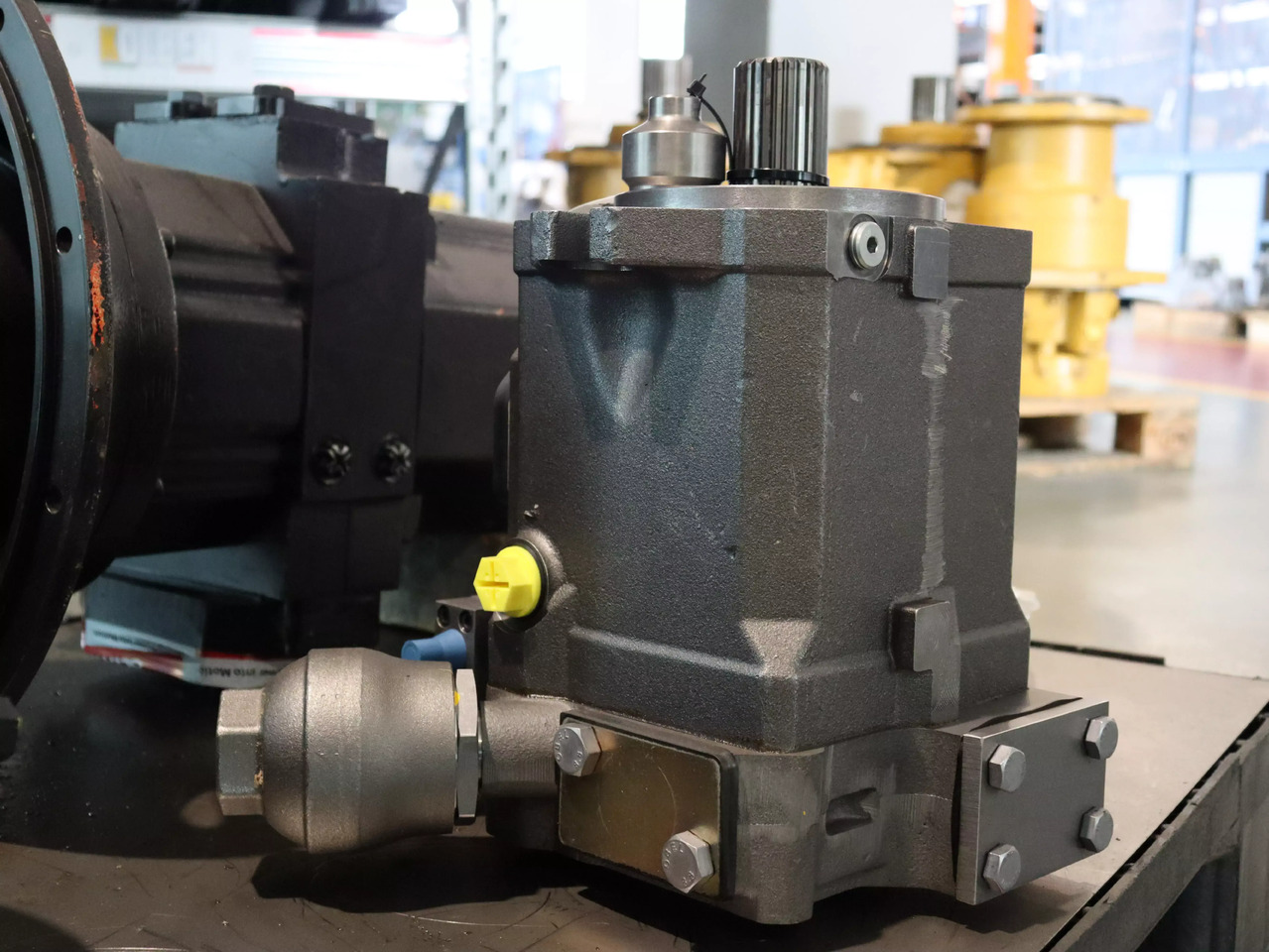 Linde HPR02 A2 135 R LP00 0 0 0 S - Hydraulic pump for Material handling equipment: picture 1 Linde HPR02 A2 135 R LP00 0 0 0 S - Hydraulic pump for Material handling equipment: picture 1