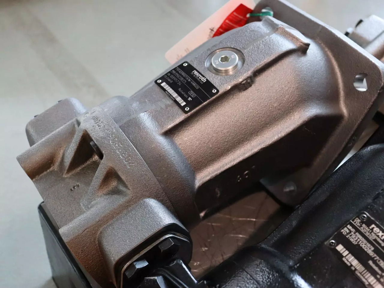 REXROTH A2FM107/61W-VAB020 - Hydraulic motor for Construction machinery: picture 1 REXROTH A2FM107/61W-VAB020 - Hydraulic motor for Construction machinery: picture 1