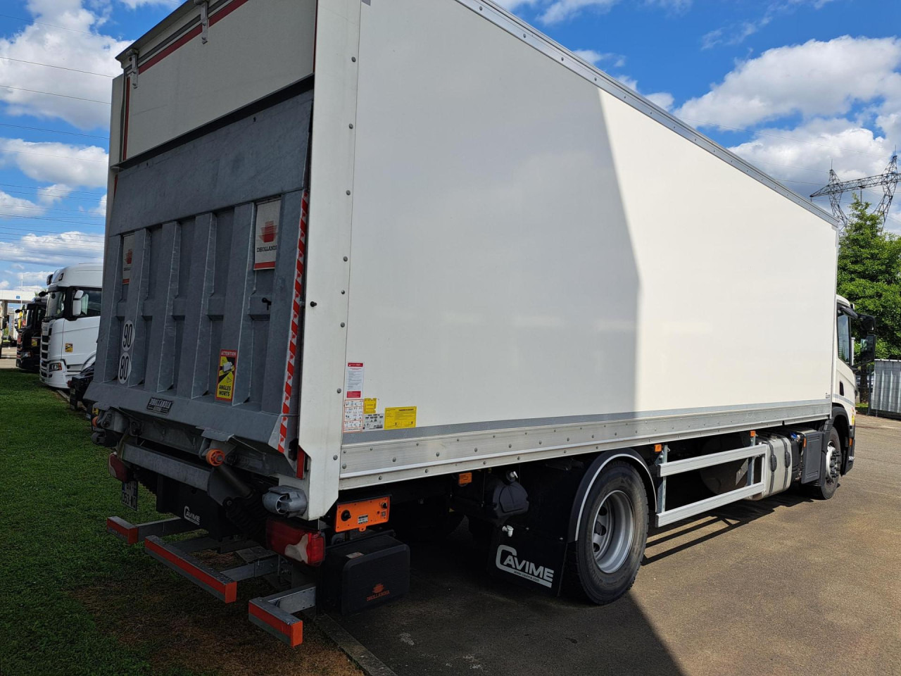 SCANIA SCANIA P280 4x2 Fourgon Hayon - Cab chassis truck: picture 5 SCANIA SCANIA P280 4x2 Fourgon Hayon - Cab chassis truck: picture 5
