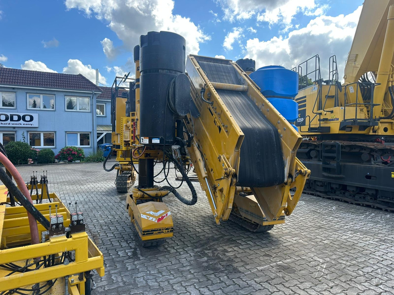 GOMACO 3300 - Slipform paver: picture 5 GOMACO 3300 - Slipform paver: picture 5