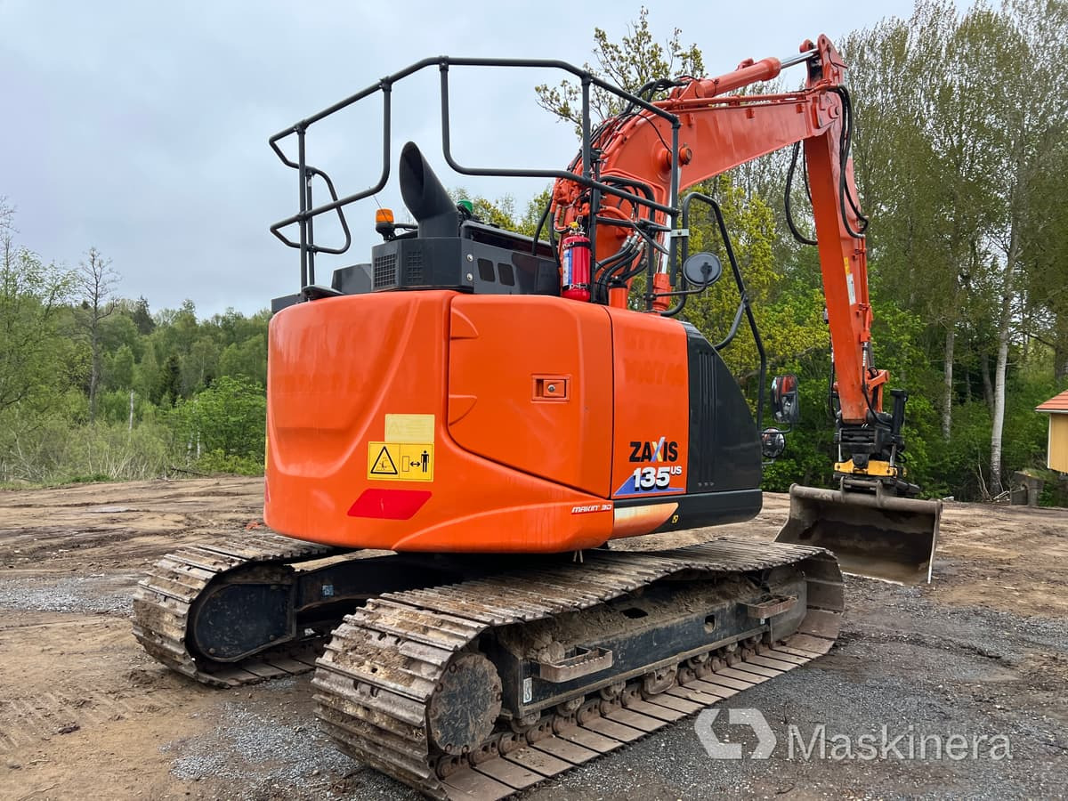 Grävmaskin Hitachi ZX135US-6 med tillbehör - Crawler excavator: picture 5 Grävmaskin Hitachi ZX135US-6 med tillbehör - Crawler excavator: picture 5