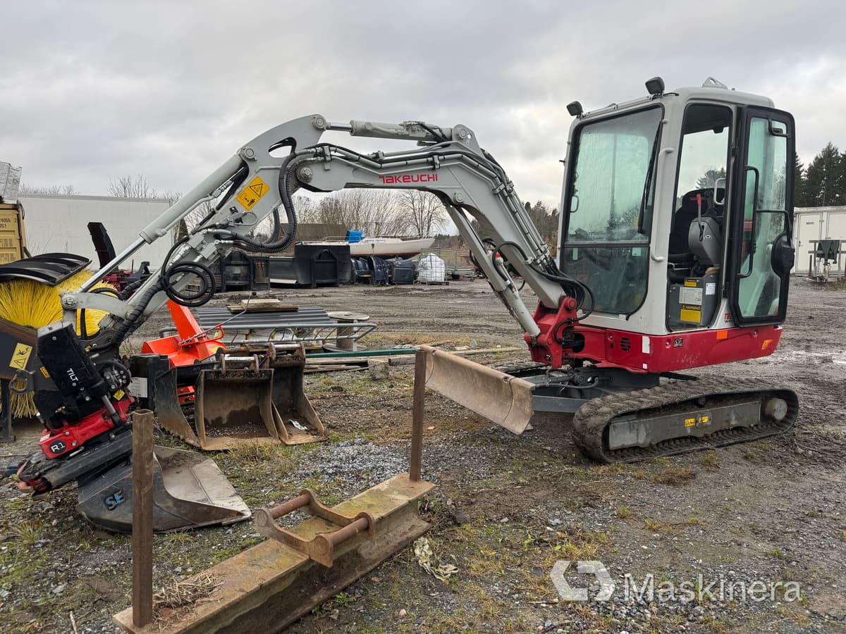 Grävmaskin Takeuchi TB225 - Crawler excavator: picture 1 Grävmaskin Takeuchi TB225 - Crawler excavator: picture 1