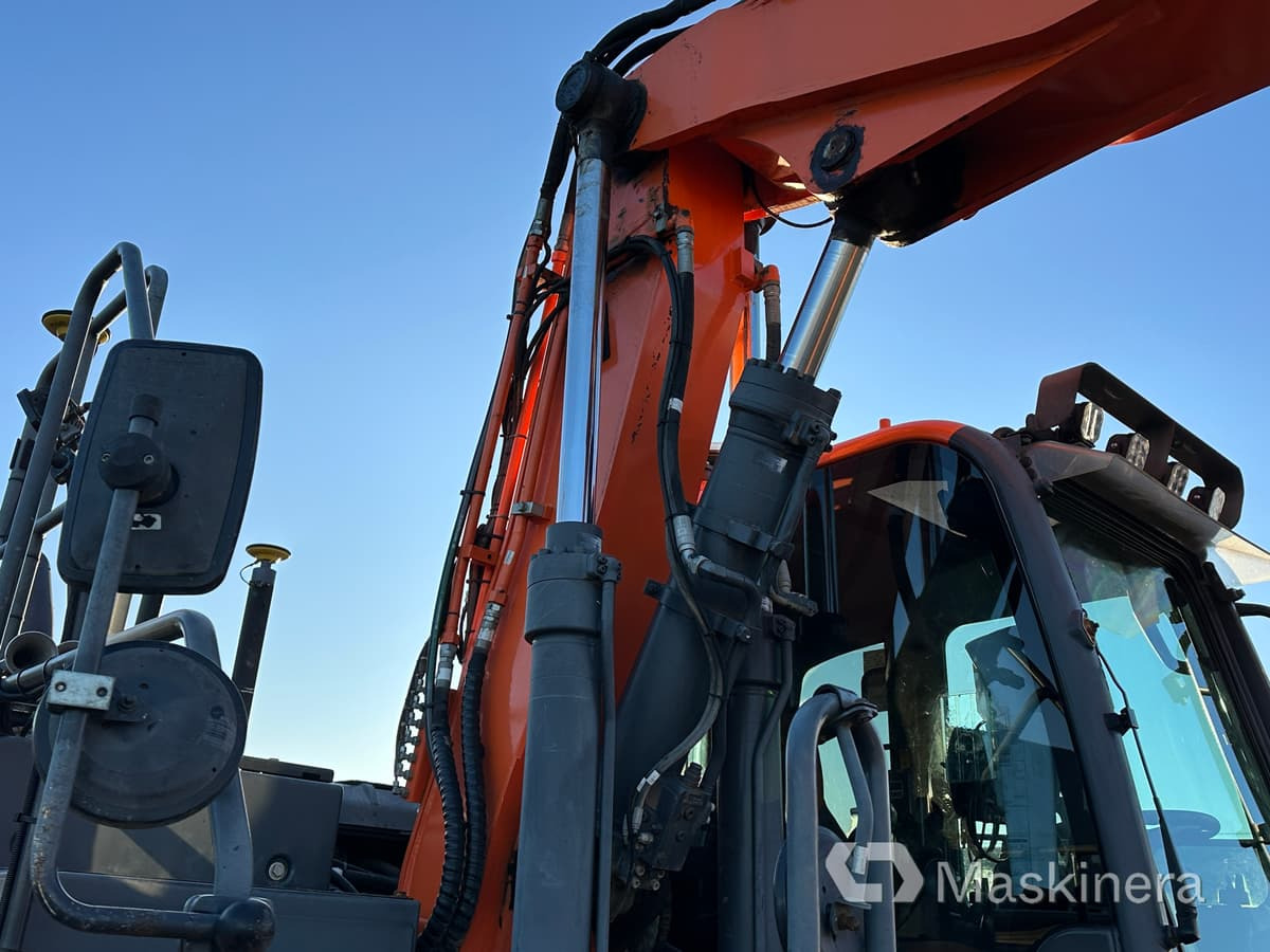 Crawler excavator Hjulgrävare Doosan DX160W-5: picture 23