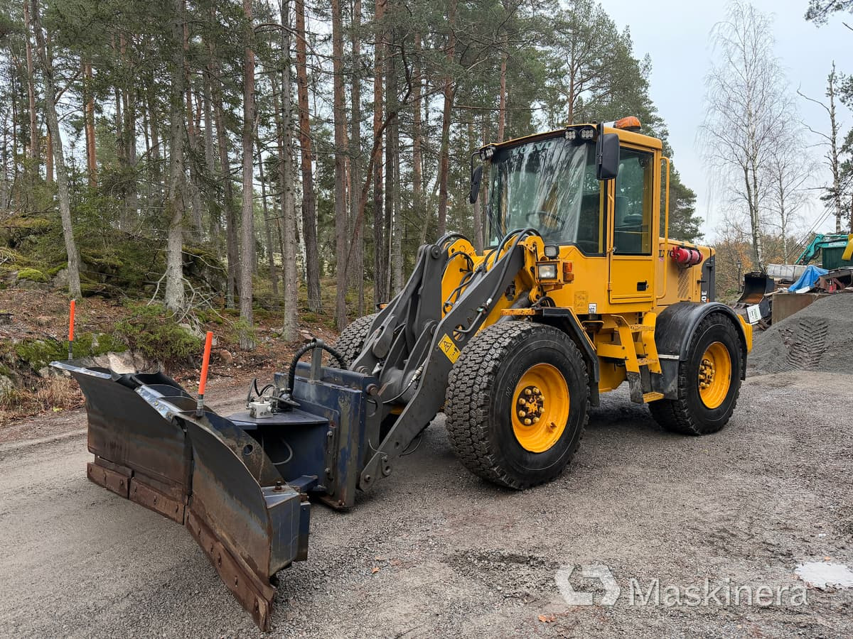 Hjullastare Volvo L50E med tillbehör - Wheel loader: picture 1 Hjullastare Volvo L50E med tillbehör - Wheel loader: picture 1