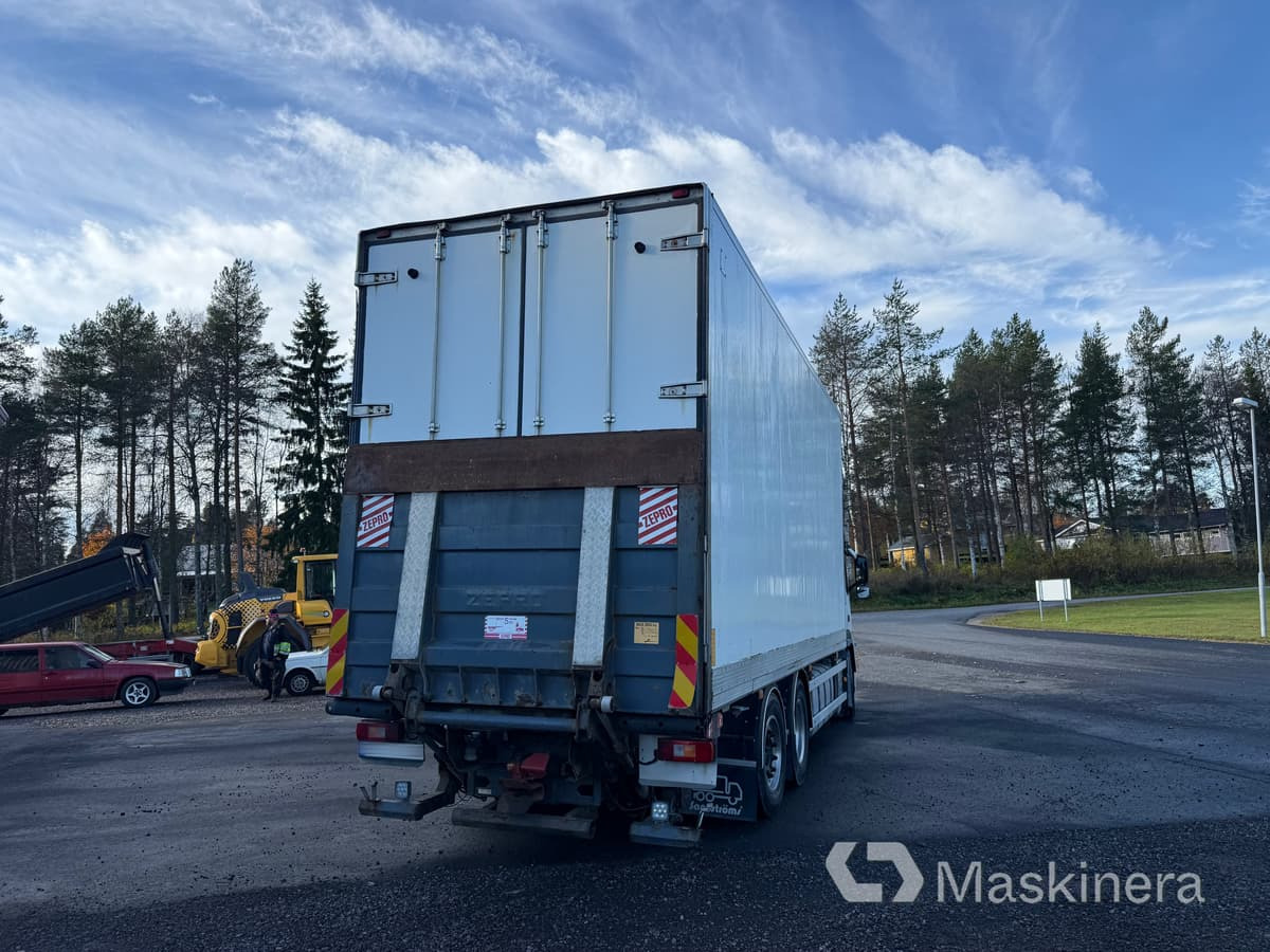 Volvo FM Skåpbil 6x2 - Box truck: picture 2 Volvo FM Skåpbil 6x2 - Box truck: picture 2