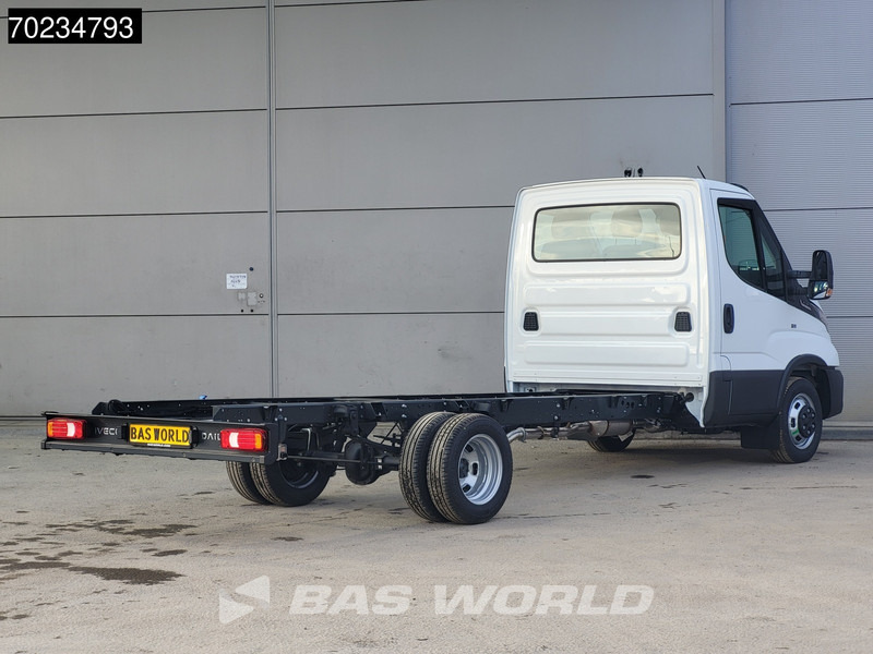Iveco Daily 35C18 3.0L Automaat Dubbellucht 2025 model 410WB ACC Camera Airco Navi Chassis Cabine Fahrgestell Airco Cruise control - Commercial vehicle: picture 5 Iveco Daily 35C18 3.0L Automaat Dubbellucht 2025 model 410WB ACC Camera Airco Navi Chassis Cabine Fahrgestell Airco Cruise control - Commercial vehicle: picture 5