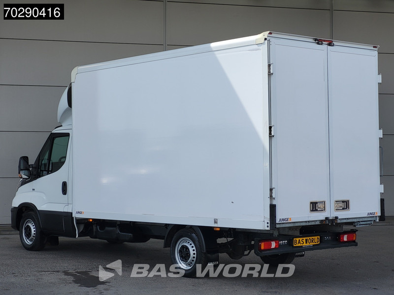 Iveco Daily 35S16 Automaat Bakwagen Achterdeuren 160PK Airco Camera Euro6 Meubelbak Koffer 21m3 Airco - Closed box van: picture 2 Iveco Daily 35S16 Automaat Bakwagen Achterdeuren 160PK Airco Camera Euro6 Meubelbak Koffer 21m3 Airco - Closed box van: picture 2