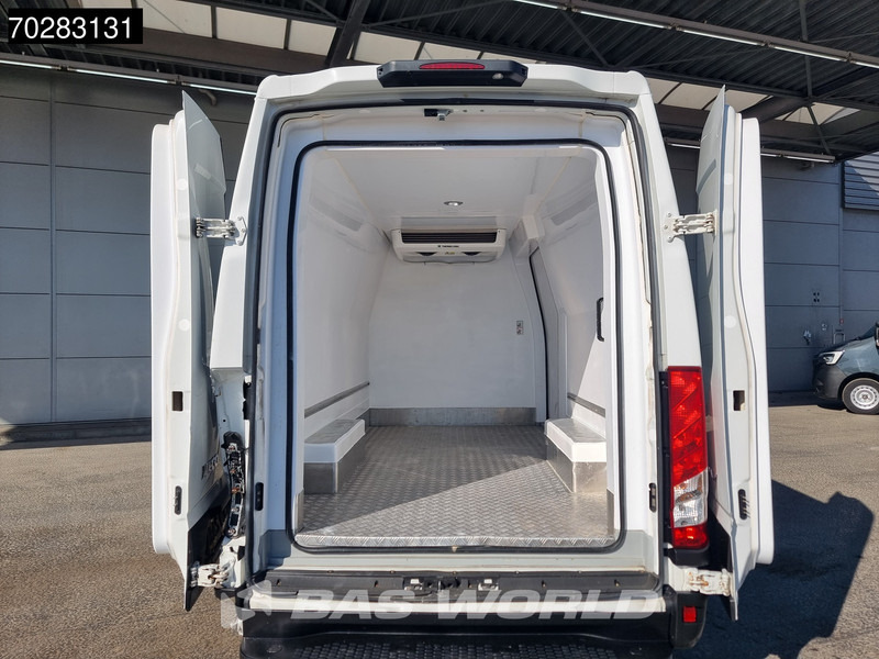 Iveco Daily 35S16 SCHADE/DAMAGE! Koelwagen Vriezer Automaat Thermo King V-300 MAX Airco Cruise Parkeersensoren Kühl Kühler Koel Koeler Kühlw - Refrigerated delivery van: picture 3 Iveco Daily 35S16 SCHADE/DAMAGE! Koelwagen Vriezer Automaat Thermo King V-300 MAX Airco Cruise Parkeersensoren Kühl Kühler Koel Koeler Kühlw - Refrigerated delivery van: picture 3