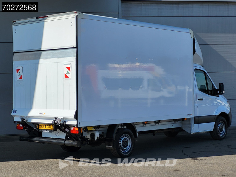 Mercedes-Benz Sprinter 317 CDI Automaat Bakwagen Laadklep Camera Airco Koffer Meubelbak 20m3 Airco - Closed box van: picture 3 Mercedes-Benz Sprinter 317 CDI Automaat Bakwagen Laadklep Camera Airco Koffer Meubelbak 20m3 Airco - Closed box van: picture 3