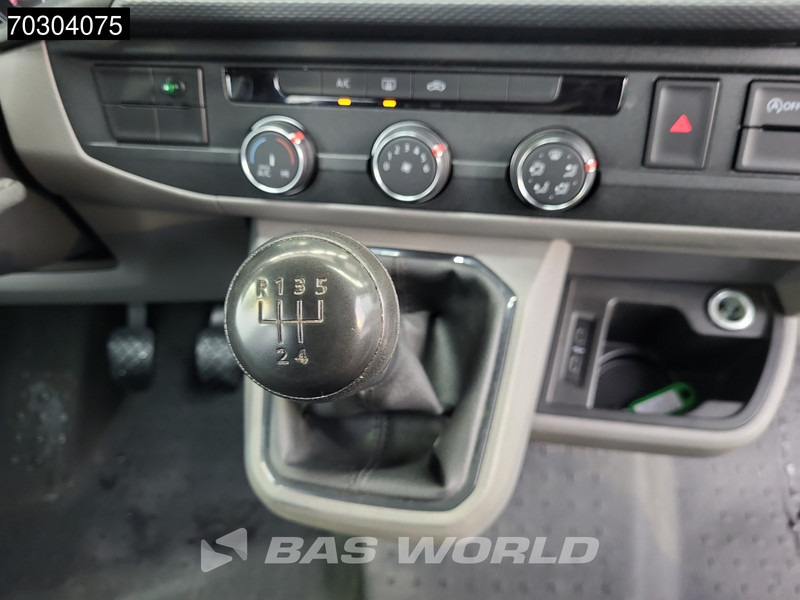 Small van Volkswagen Transporter 110PK Dubbel Cabine L2H1 Trekhaak Airco Cruise Imperiaal APK 10-2026 Euro6 L2 Airco Trekhaak Cruise control: picture 18 Small van Volkswagen Transporter 110PK Dubbel Cabine L2H1 Trekhaak Airco Cruise Imperiaal APK 10-2026 Euro6 L2 Airco Trekhaak Cruise control: picture 18