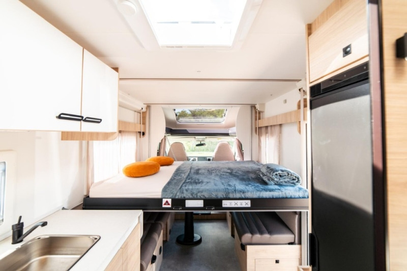 New Semi-integrated motorhome Chausson 640 Ultimate Line: picture 13