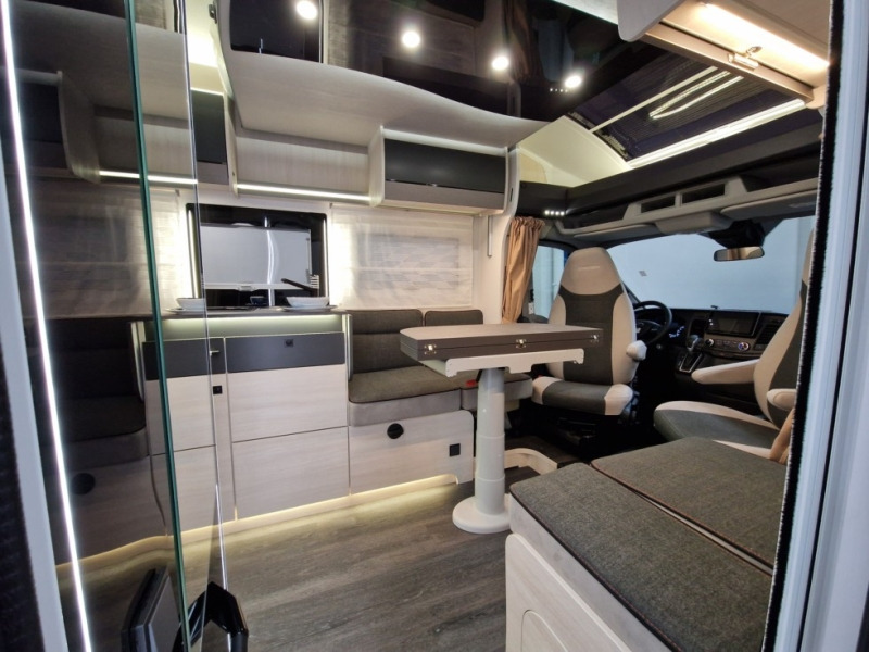 Chausson 788 Titanium Ultimate Ford M24 - Semi-integrated motorhome: picture 4 Chausson 788 Titanium Ultimate Ford M24 - Semi-integrated motorhome: picture 4