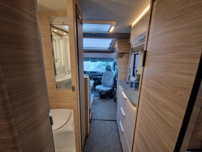 Semi-integrated motorhome Knaus Van Ti Plus 650 MEG Platinum Selection: picture 12 Semi-integrated motorhome Knaus Van Ti Plus 650 MEG Platinum Selection: picture 12