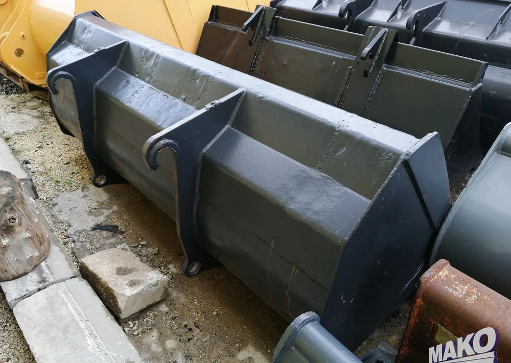 Łyżka 250cm do ładowarki 2,2m³ - Attachment for Construction machinery: picture 2 Łyżka 250cm do ładowarki 2,2m³ - Attachment for Construction machinery: picture 2