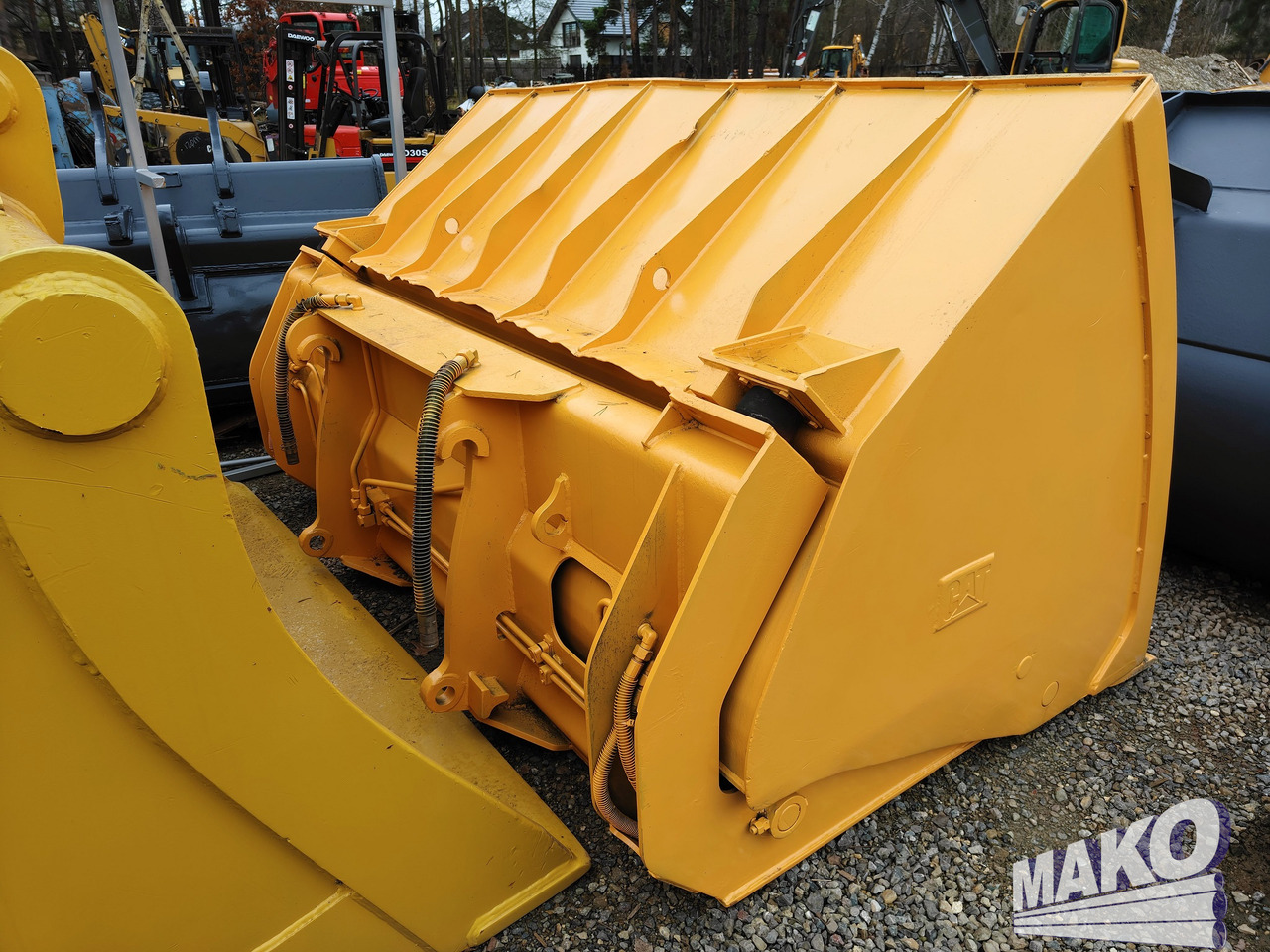 Łyżka CAT 270cm wysokiego wysypu do ładowarki - Attachment for Construction machinery: picture 4 Łyżka CAT 270cm wysokiego wysypu do ładowarki - Attachment for Construction machinery: picture 4