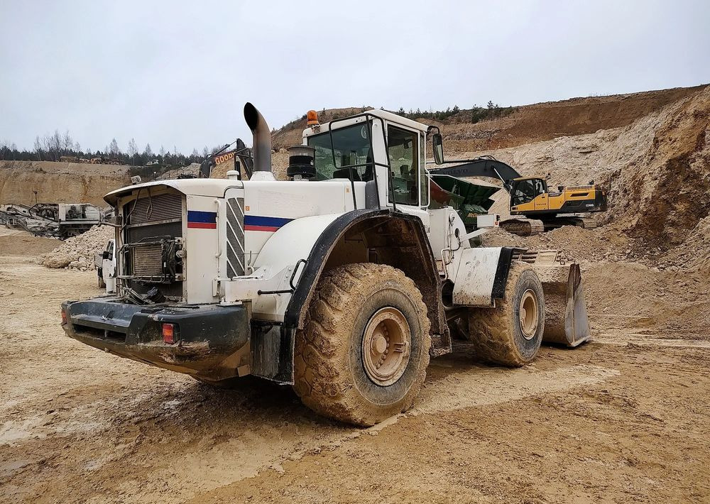 Volvo L180E - Wheel loader: picture 5 Volvo L180E - Wheel loader: picture 5