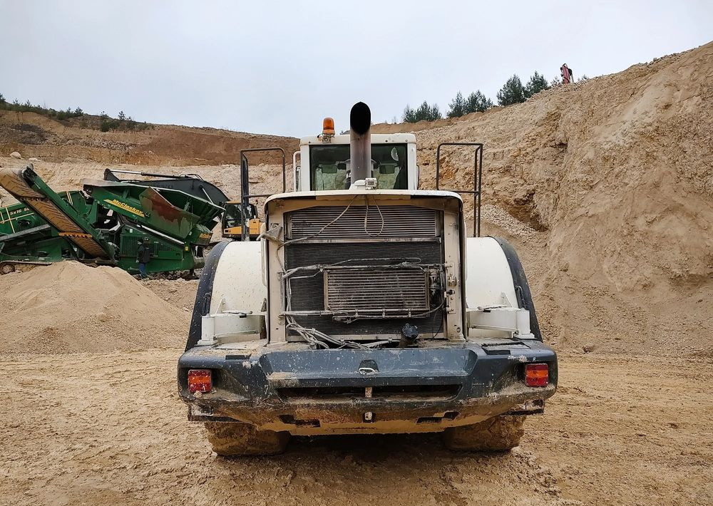 Volvo L180E - Wheel loader: picture 4 Volvo L180E - Wheel loader: picture 4
