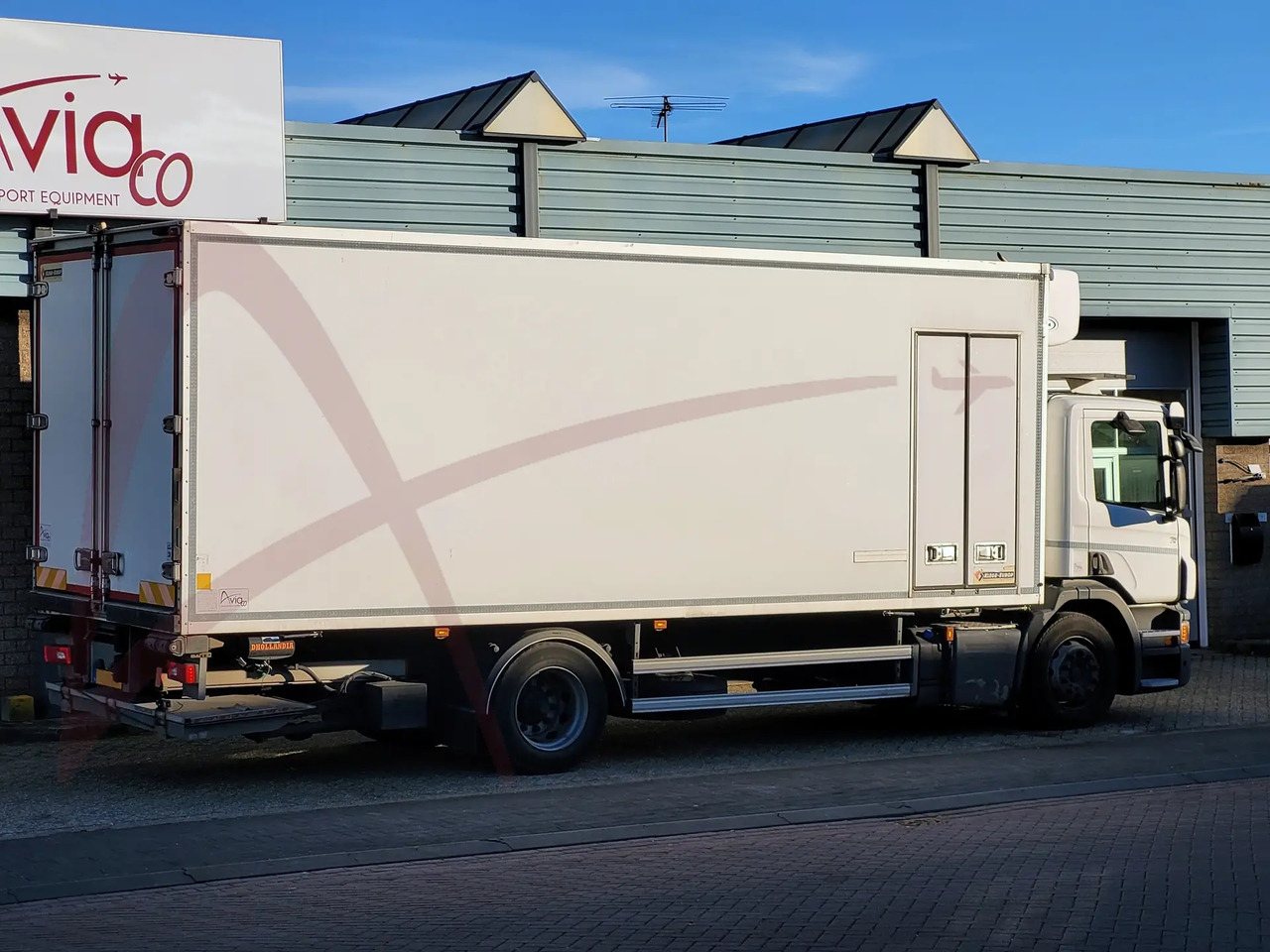 SCANIA SCANIA P250 - Refrigerator truck: picture 2 SCANIA SCANIA P250 - Refrigerator truck: picture 2
