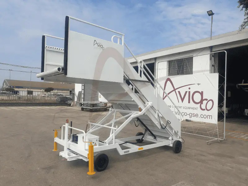 SERPISTA EHR-10A - Passenger stairs: picture 2 SERPISTA EHR-10A - Passenger stairs: picture 2