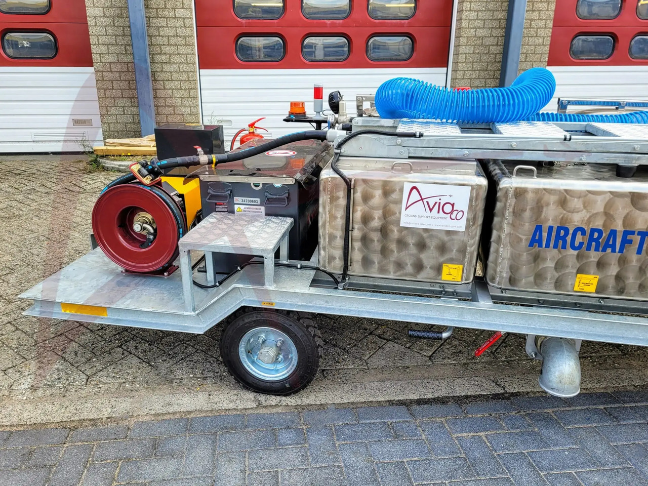 TIMSAN LSC300/700E - Lavatory service truck: picture 5 TIMSAN LSC300/700E - Lavatory service truck: picture 5