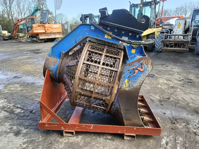 Trevibenne BVR 12E screening bucket sorteringskuffer zeefbak - Screener: picture 1 Trevibenne BVR 12E screening bucket sorteringskuffer zeefbak - Screener: picture 1