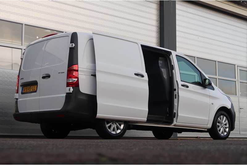 Mercedes-Benz Vito 111 CDI Lang AIRCO/ CRUISE/ TREKHAAK - Small van: picture 4 Mercedes-Benz Vito 111 CDI Lang AIRCO/ CRUISE/ TREKHAAK - Small van: picture 4