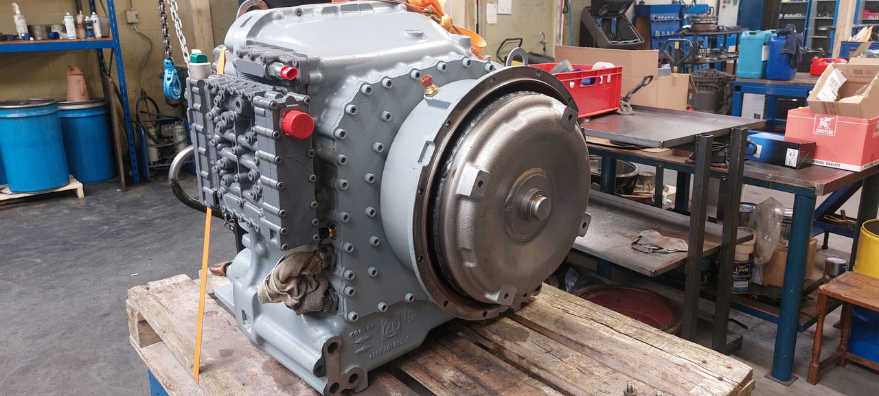 ZF WG 211 - Gearbox for Construction equipment: picture 1 ZF WG 211 - Gearbox for Construction equipment: picture 1