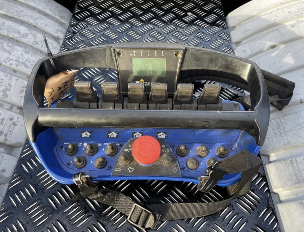 MERCEDES-BENZ 2548 6X2 TOIMIL CRANE 36T ORIG.204.000km! leasing MERCEDES-BENZ 2548 6X2 TOIMIL CRANE 36T ORIG.204.000km!: picture 11 MERCEDES-BENZ 2548 6X2 TOIMIL CRANE 36T ORIG.204.000km! leasing MERCEDES-BENZ 2548 6X2 TOIMIL CRANE 36T ORIG.204.000km!: picture 11