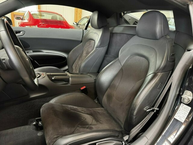 AUDI R8 4.2 FSI V8 quattro Coupé makellos!... - Car: picture 5 AUDI R8 4.2 FSI V8 quattro Coupé makellos!... - Car: picture 5