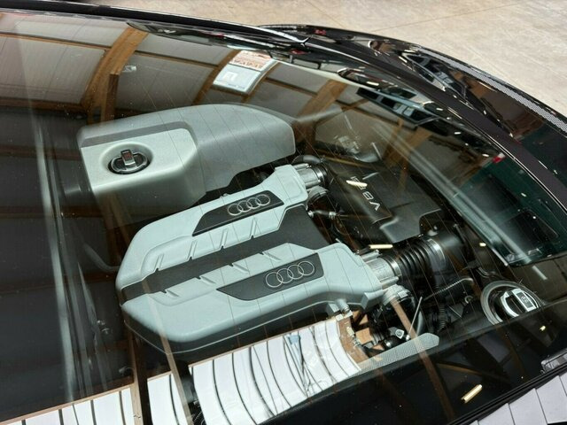 AUDI R8 4.2 FSI V8 quattro Coupé makellos!... - Car: picture 3 AUDI R8 4.2 FSI V8 quattro Coupé makellos!... - Car: picture 3