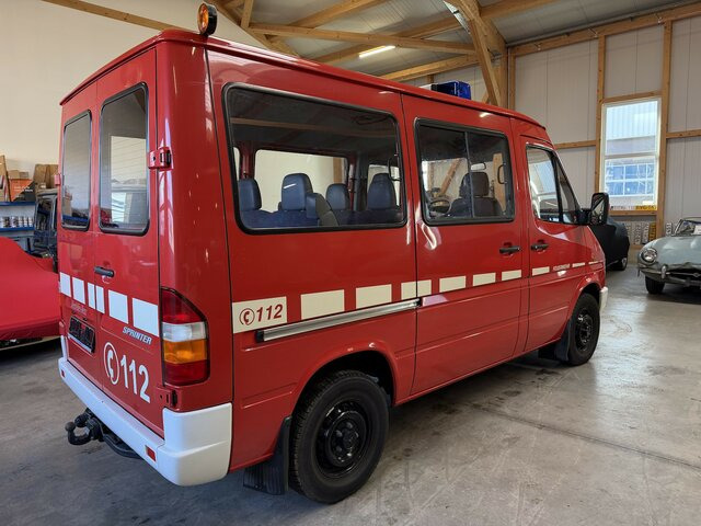 MERCEDES-BENZ Sprinter 210 D Kombi 9-Sitzer... - Minibus, Passenger van: picture 3 MERCEDES-BENZ Sprinter 210 D Kombi 9-Sitzer... - Minibus, Passenger van: picture 3