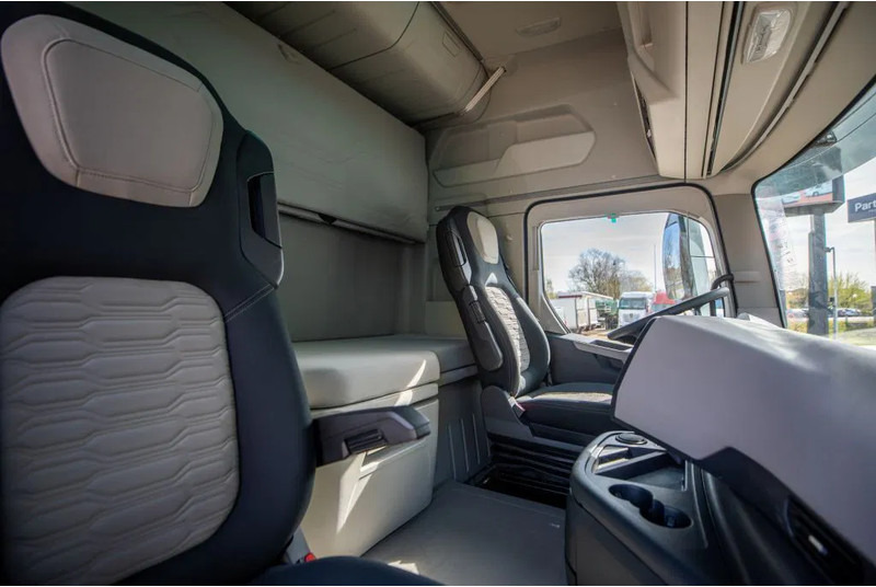 Tractor unit Ford F-Max 500 | Leasing from €1420/month: picture 9