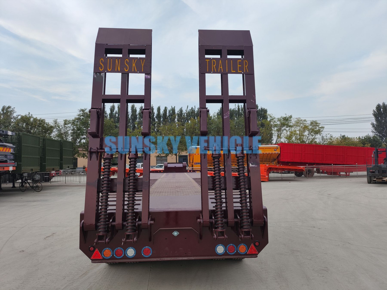 New Low loader semi-trailer for transportation of heavy machinery SUNSKY 30Ton lowbed trailer: picture 12