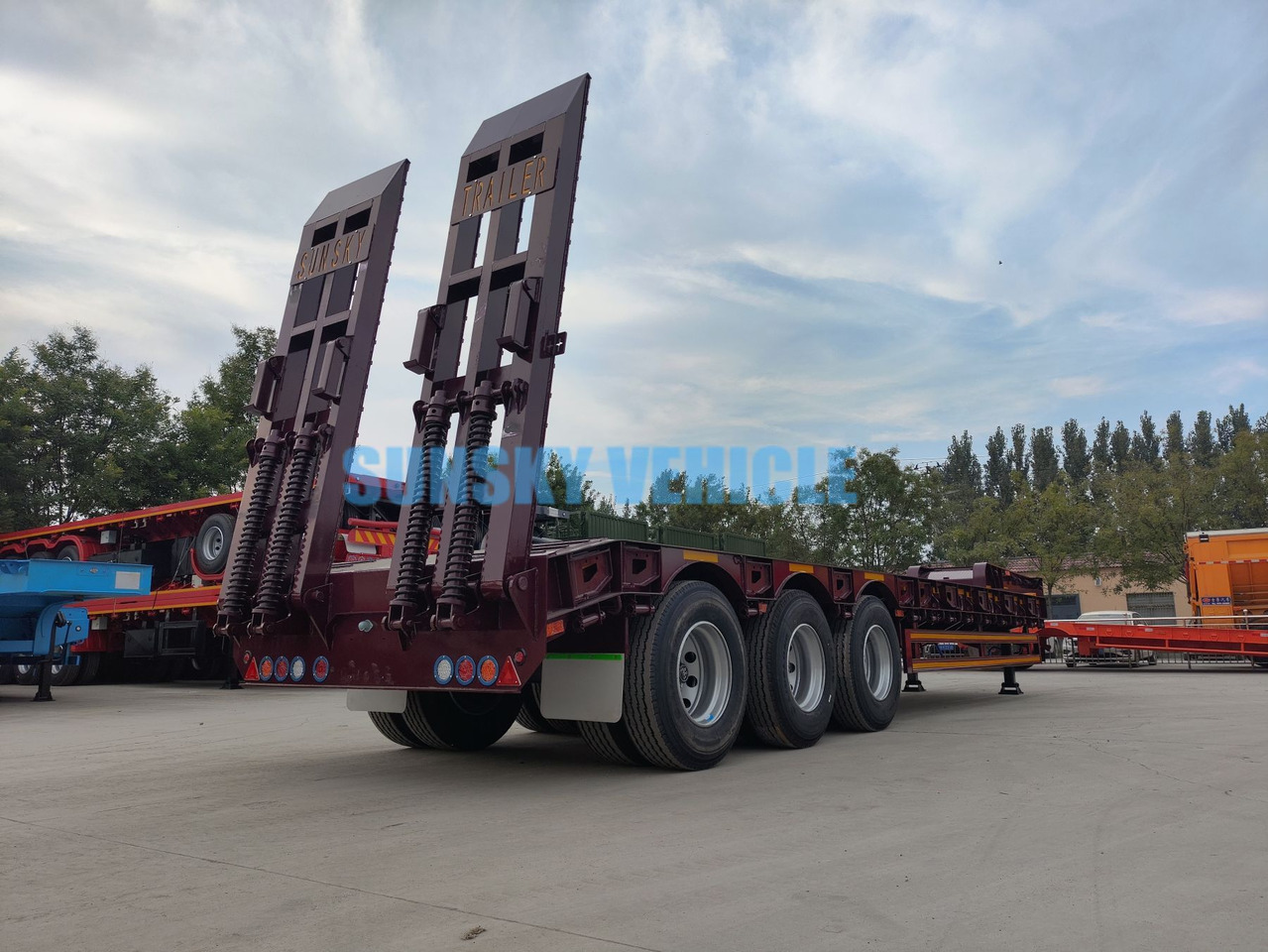 New Low loader semi-trailer for transportation of heavy machinery SUNSKY 30Ton lowbed trailer: picture 13