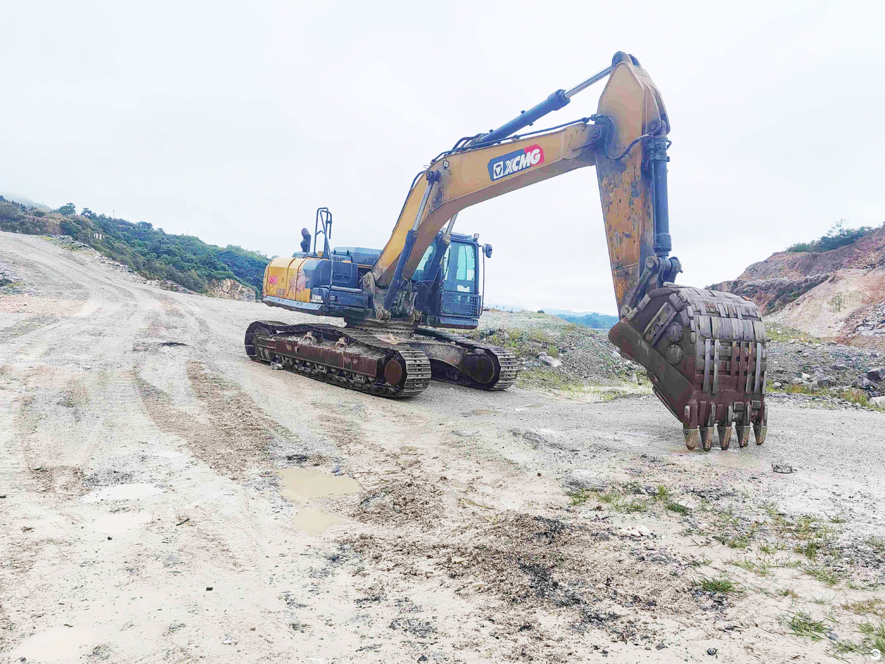 XCMG 2021 used XE335DK 33ton hydraulic excavator in good condition - Crawler excavator: picture 3 XCMG 2021 used XE335DK 33ton hydraulic excavator in good condition - Crawler excavator: picture 3